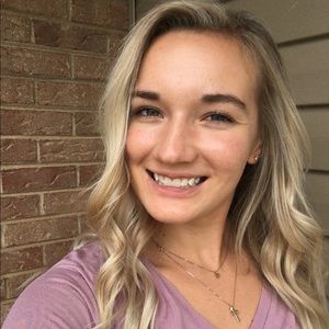 Meet your Posher, Hannah